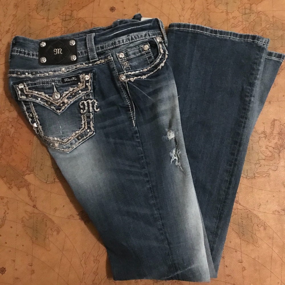 Miss Me- Easy Bootcut w/ destruction-29L